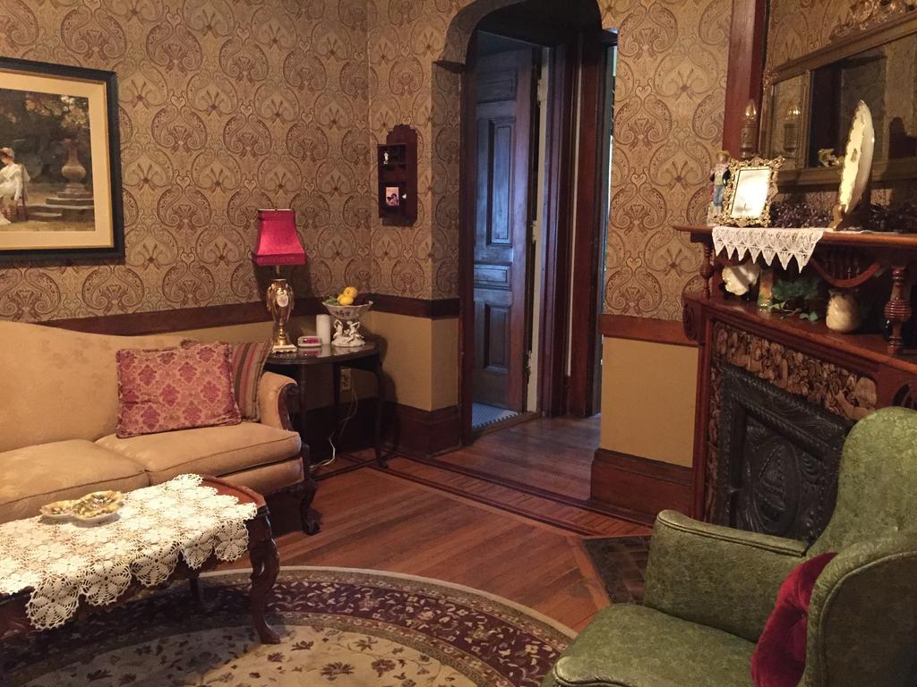 Schuster Mansion Bed&Breakfast Milwaukee Zimmer foto