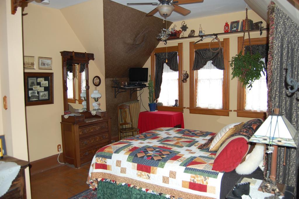 Schuster Mansion Bed&Breakfast Milwaukee Zimmer foto