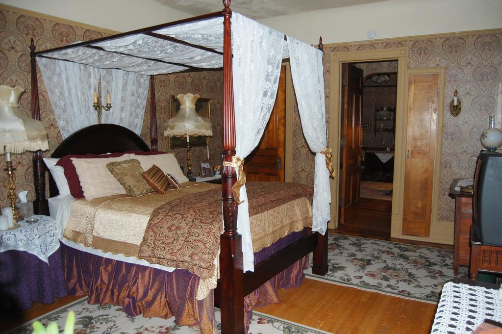 Schuster Mansion Bed&Breakfast Milwaukee Zimmer foto